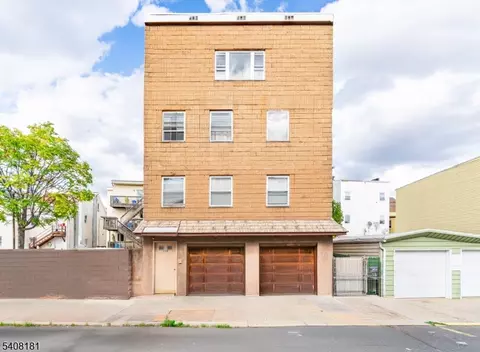 228 E Kinney St, Newark, NJ 07105