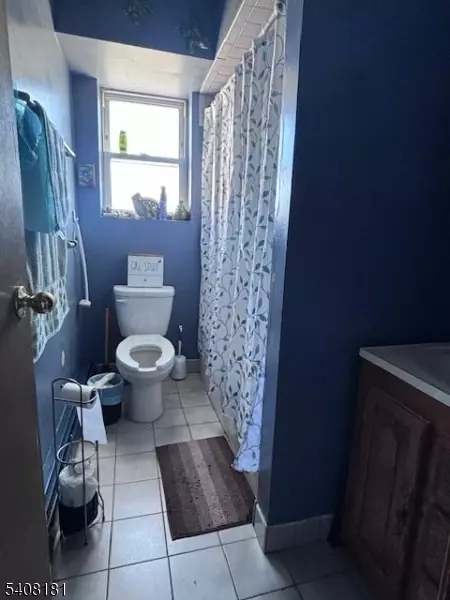 Bath - 228 E Kinney St, Newark, NJ 07105 photo 1 of 1