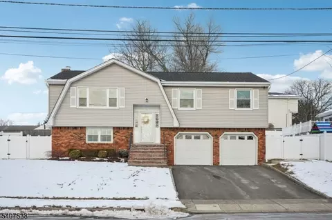 14 Carr Pl, Totowa, NJ 07512