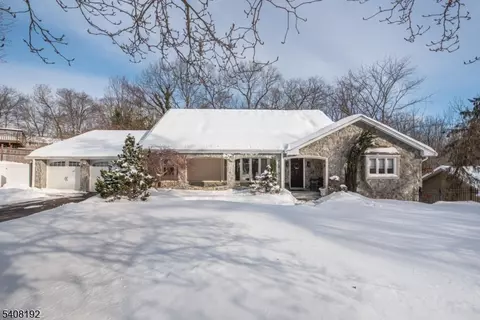 69 Buena Vista Dr, Ringwood, NJ 07456