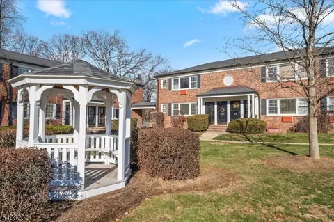 218 Pitney Pl #218, Morristown, NJ 07960