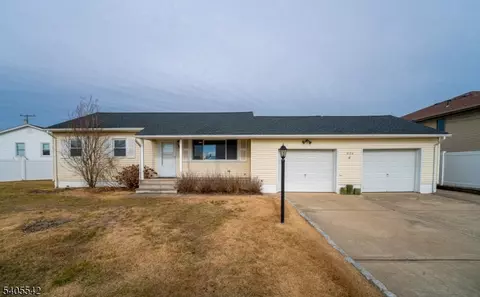 3124 Veeder Ave, Toms River, NJ 08753