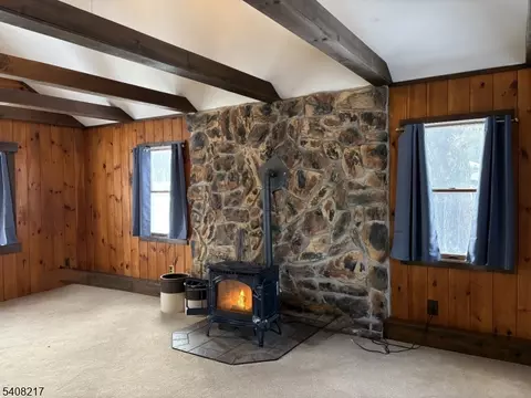 901 Potters Rd, Newton, NJ 07860