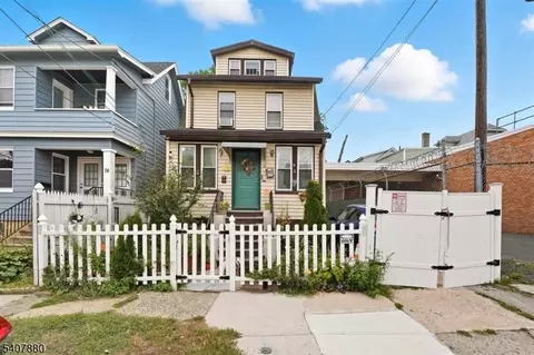78 Valley St, Newark, NJ 07106