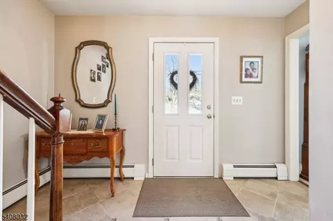 418 Pines Lake Dr, Wayne, NJ 07470 photo 6