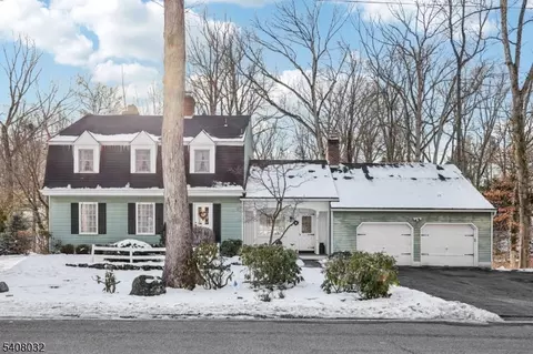 418 Pines Lake Dr, Wayne, NJ 07470 photo 2