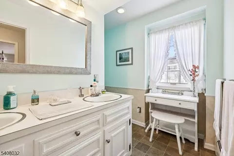 418 Pines Lake Dr, Wayne, NJ 07470 photo 23