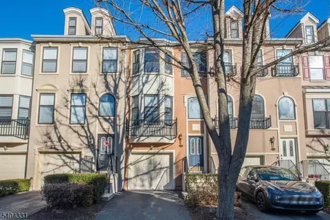 404 Manchester Dr, Nutley, NJ 07110