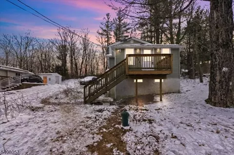 1836 Clinton Rd, Hewitt, NJ 07421