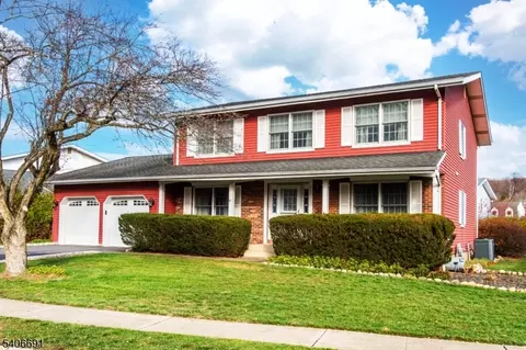 3 Agawam Dr, Wayne, NJ 07470