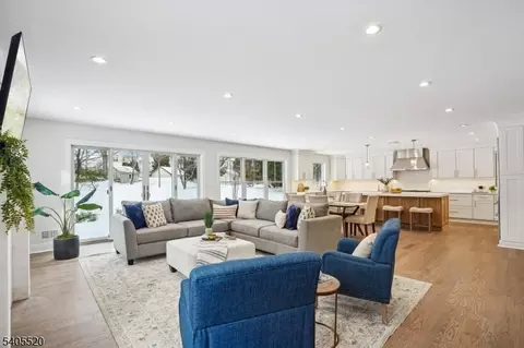 23 Reeve Cir, Millburn, NJ 07041