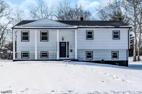 27 Marian Dr, Belle Mead, NJ 08502