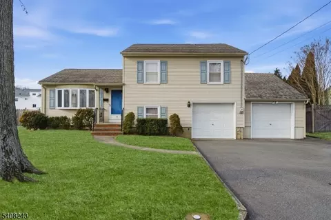 14 Pembrook Dr, Kenilworth, NJ 07033