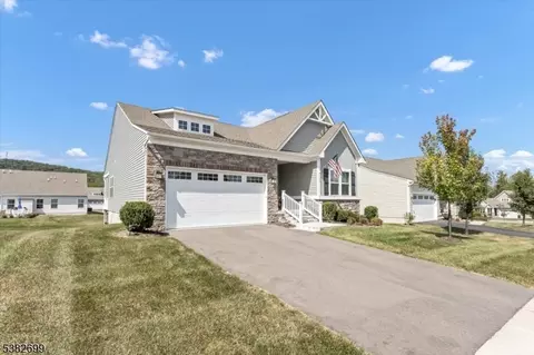 51 Mountain View Ln, Port Murray, NJ 07865