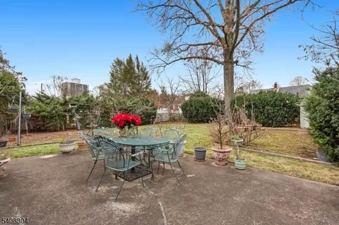 431 Blanchard Ter, Hackensack, NJ 07601 photo 37