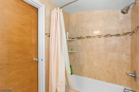 431 Blanchard Ter, Hackensack, NJ 07601 photo 28