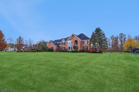 10 Jacobus Ln, Flemington, NJ 08822