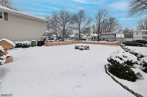 368 Elmwood Dr, Paramus, NJ 07652 photo 20