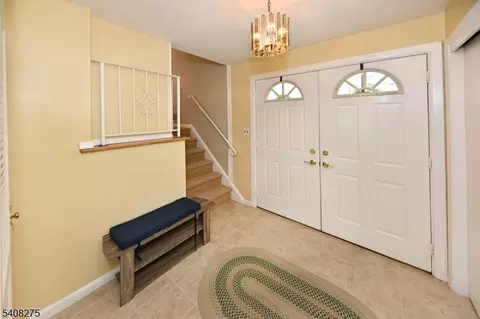 368 Elmwood Dr, Paramus, NJ 07652 photo 26