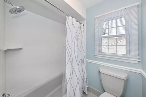368 Elmwood Dr, Paramus, NJ 07652 photo 15