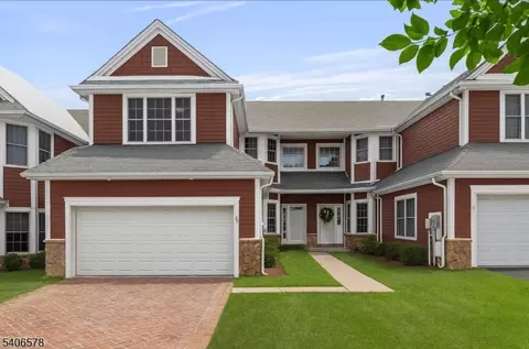 20 Turnberry Ln, Hamburg, NJ 07419