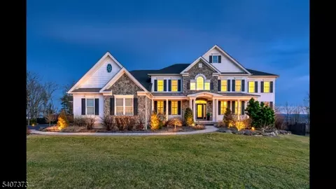 19 Donna Dr, Flemington, NJ 08822