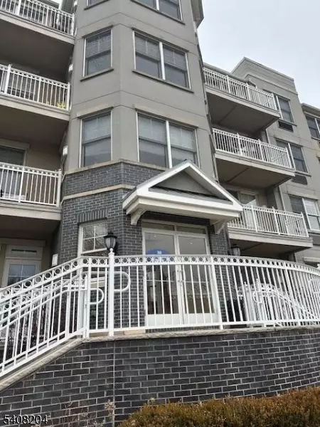 30 Freedomway #406, Jersey City, NJ 07305