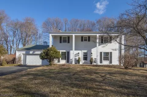 26 Cloverhill Dr, Califon, NJ 07830