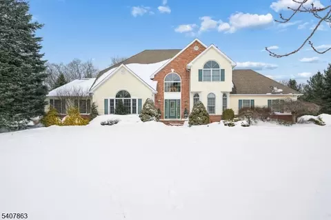 11 Rice Ln, Long Valley, NJ 07853