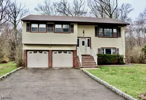 5 Downstream Dr, Flanders, NJ 07836