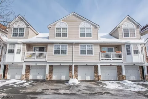 27 Loch Ln, Ledgewood, NJ 07852