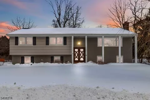 59 Sun Valley Way, Morris Plains, NJ 07950