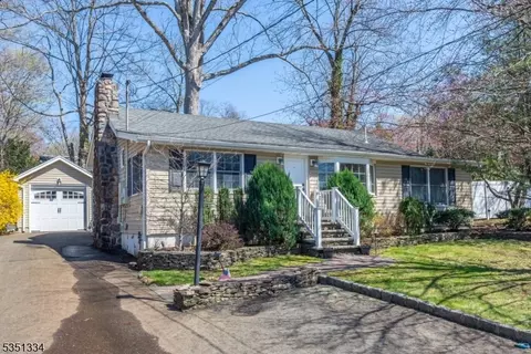 53 Laurel Dr, Wayne, NJ 07470