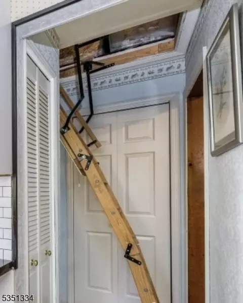 Entry Way - 53 Laurel Dr, Wayne, NJ 07470 photo 4 of 4