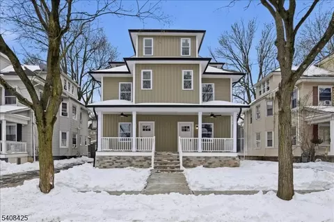 16 White Ter, Newark, NJ 07108