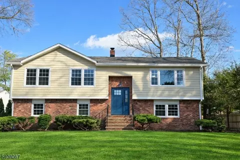 12 Roosevelt Ave, East Hanover, NJ 07936
