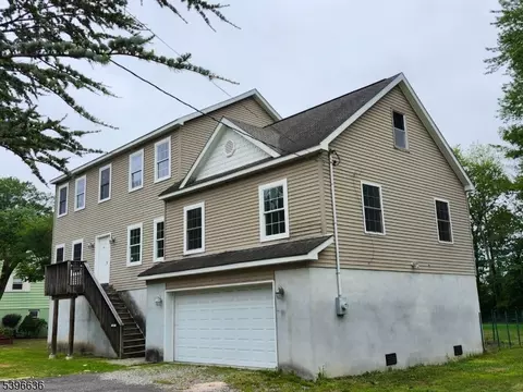 128 Big Piece Rd, Fairfield, NJ 07004