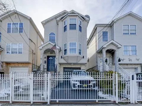 1008 E Grand St, Elizabeth, NJ 07201