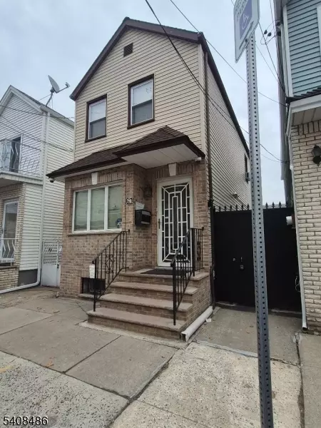 67 Marne St, Newark, NJ 07105
