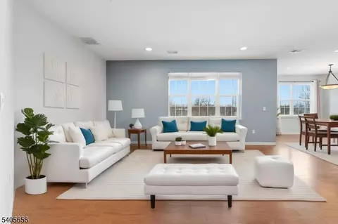 238 Luca Dr #8, Piscataway, NJ 08854