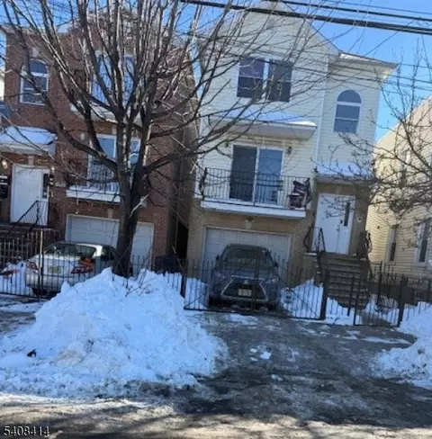 194 S 8th St, Newark, NJ 07103