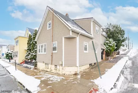 16 Murray Ave, Paterson, NJ 07501