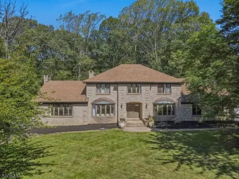 104 S Powder Mill Rd, Morris Plains, NJ 07950