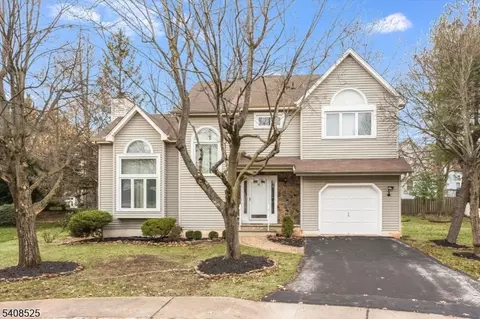 4 Updike Ave, Hillsborough, NJ 08844