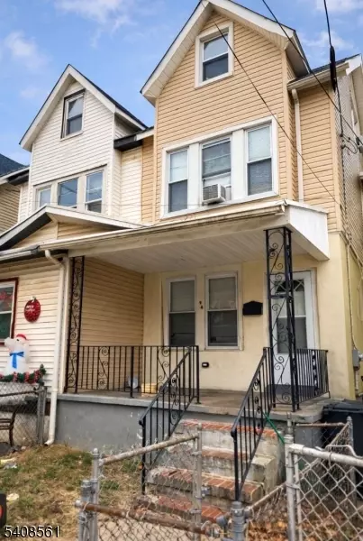 94 Race St, Trenton, NJ 08638