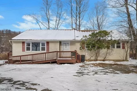 33 Shongum Rd, Randolph, NJ 07869
