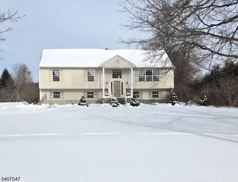 63 Halsey Rd, Newton, NJ 07860