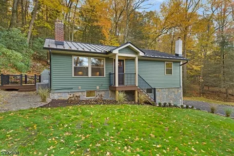 1 South Trl, Branchville, NJ 07826