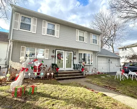 99 Philip Ave, Elmwood Park, NJ 07407