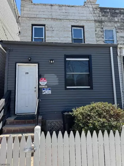 20 Willoughby St, Newark, NJ 07112